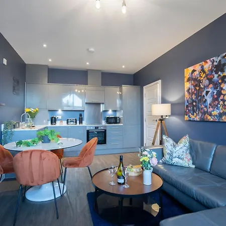 Elliot Oliver - Loft Style 2 Bedroom Apartment With Parking In The Docks Gloucester Exterior photo
