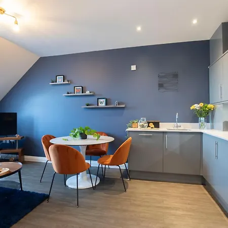 Elliot Oliver - Loft Style 2 Bedroom Apartment With Parking In The Docks Gloucester Exterior photo