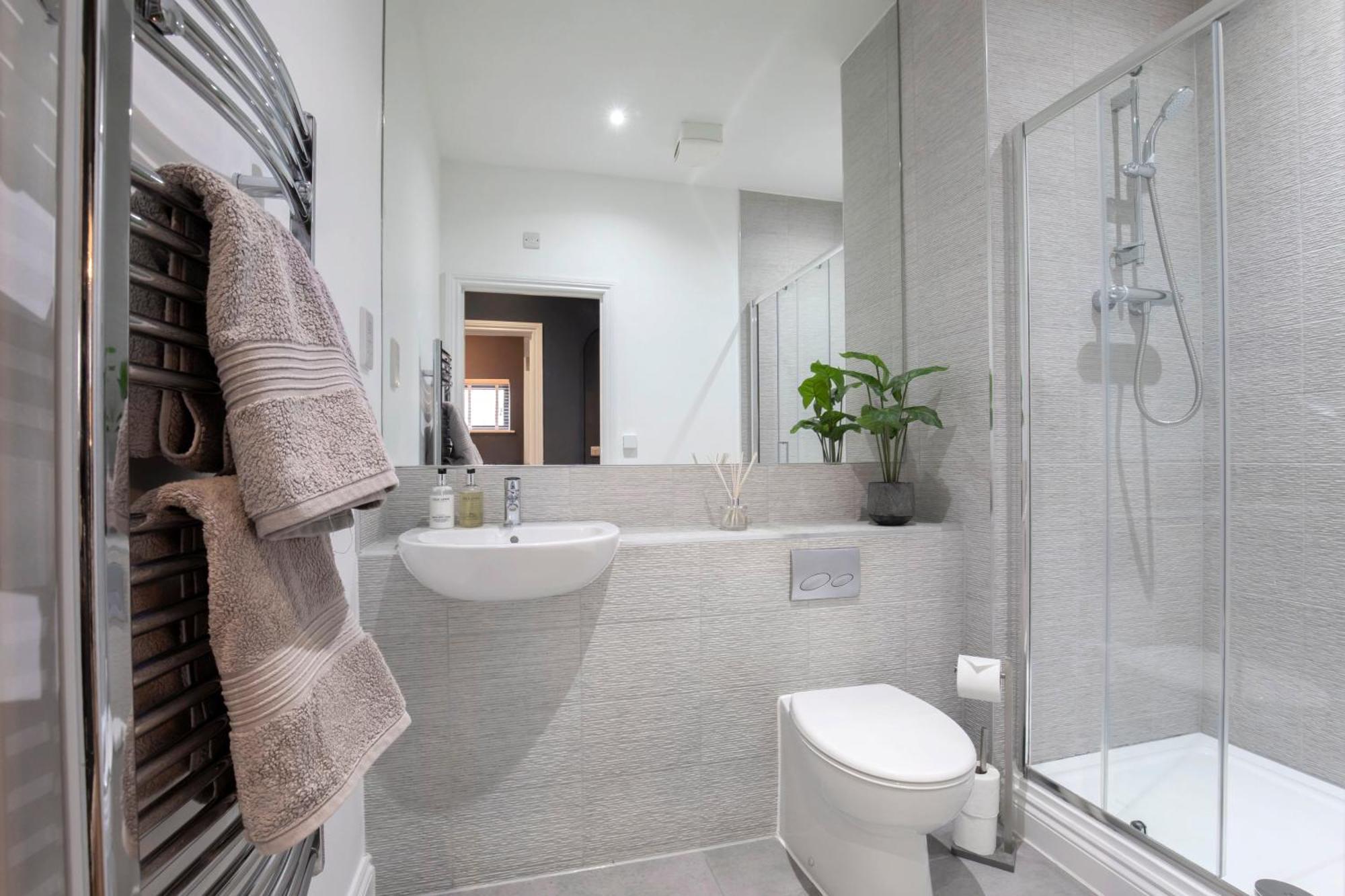 Apartment Elliot Oliver - Loft Style 2 Bedroom With Parking In The Docks Gloucester